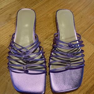 NEW Marc Fisher Marcio Strappy Sandal Metallic Purple